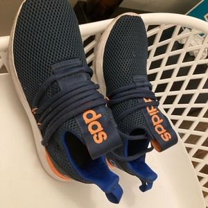 Adidas sneaker grade school